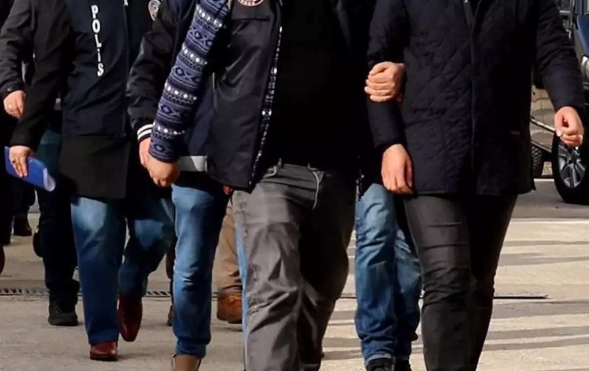 FETÖ'nün emniyetteki yapılanmasına operasyon! 11 kişi tutuklandı