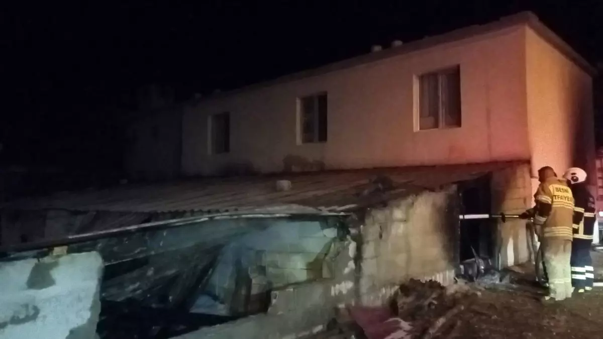 Adıyaman'da Ahır Yangını: Motosiklet ve Engelli Aracı Zarar Gördü