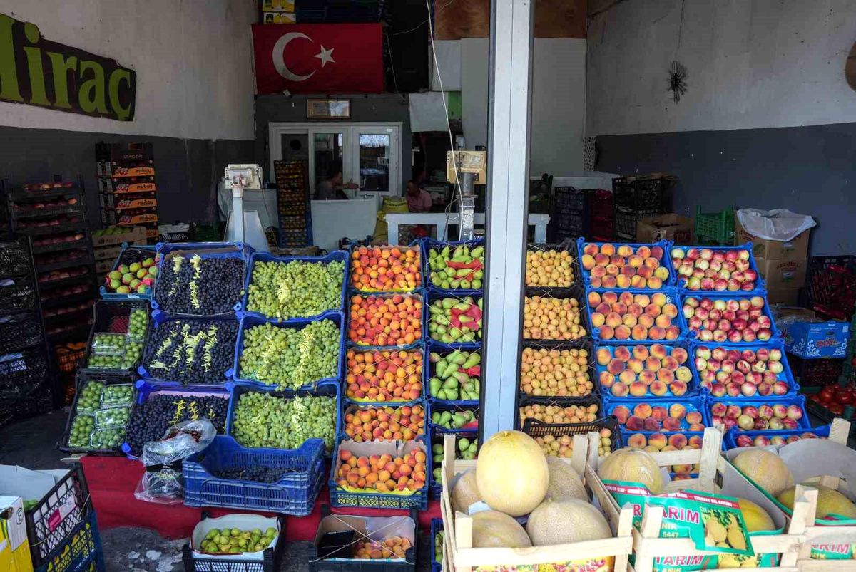 İstanbul'da Meyve Fiyatları Rekor Seviyelere Ulaştı