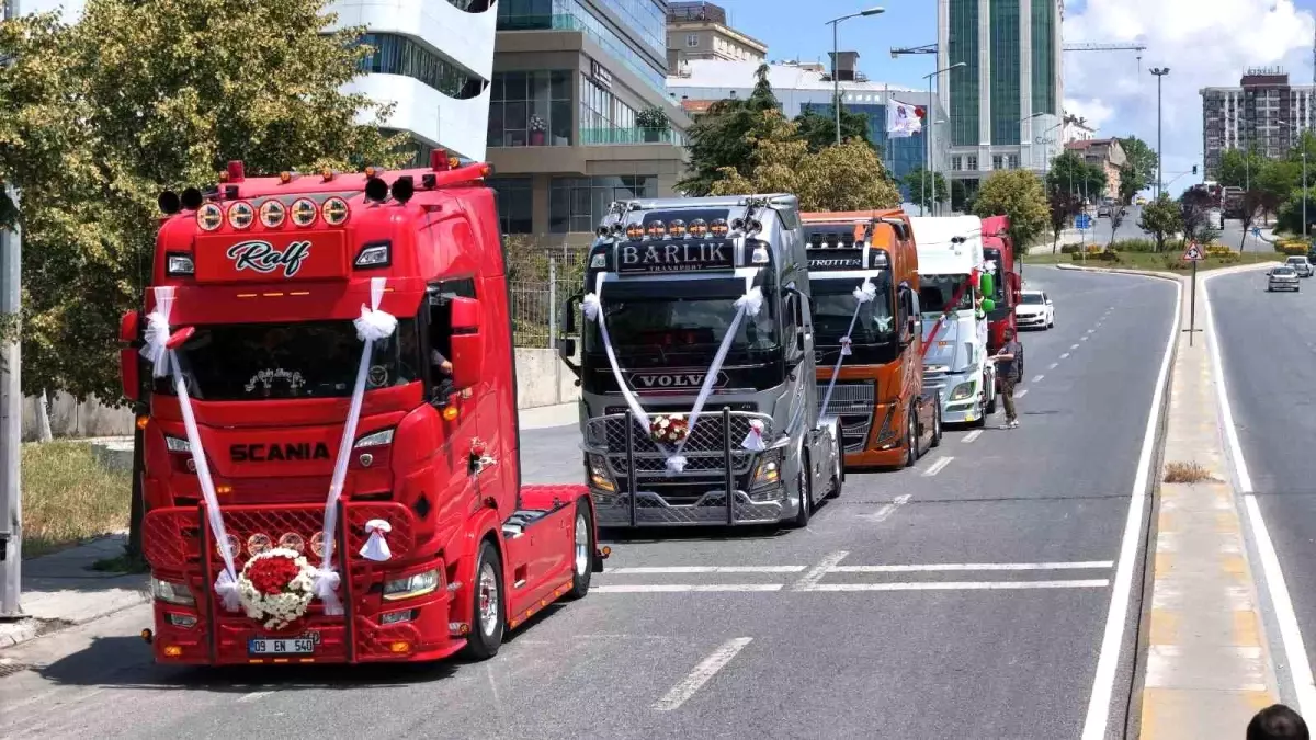 Tır Şoföründen Düğün Konvoyu: Kırmızı Tırlar Göz Doldurdu