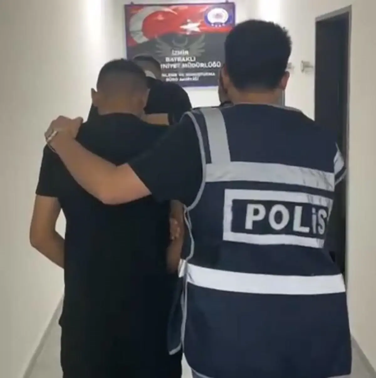 İzmir'de Düğün Öncesi Silah Operasyonu: 4 Gözaltı