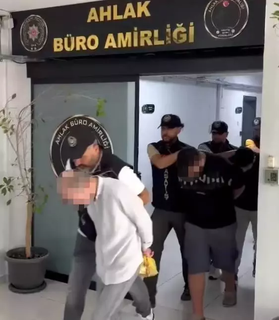 Prostitution Operation in İzmir: 59 Women Rescued, 14 Suspects Detained