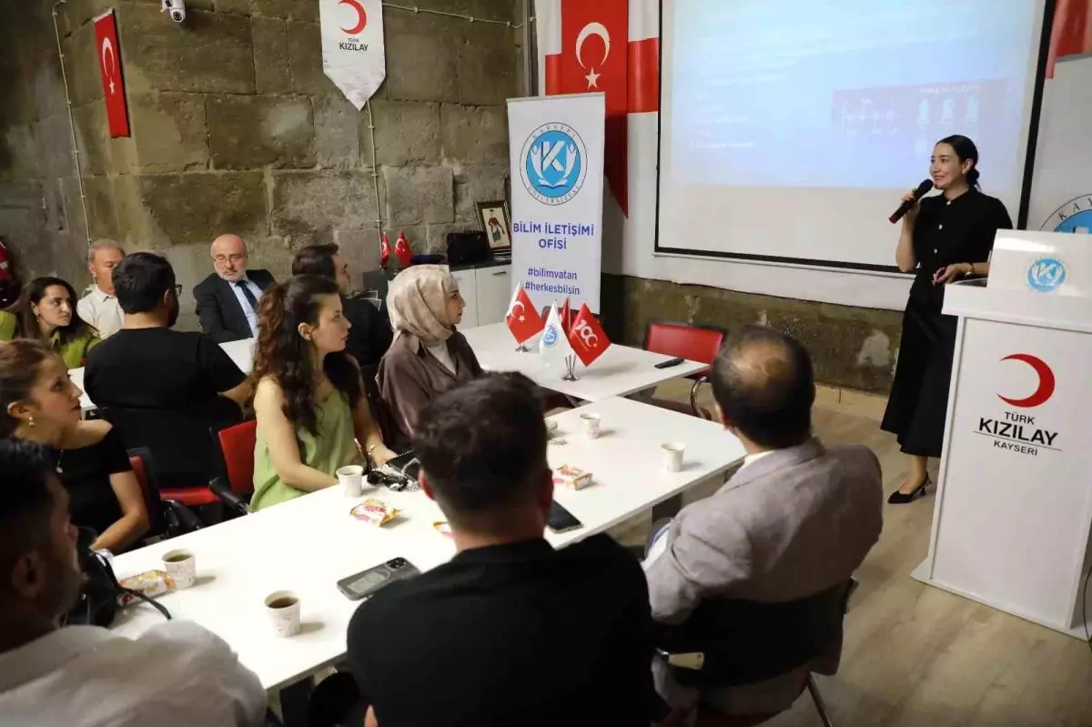 Mikroplastikler: Modern Dünyanın Sessiz Kirleticileri Üzerine Söyleşi Gerçekleştirildi