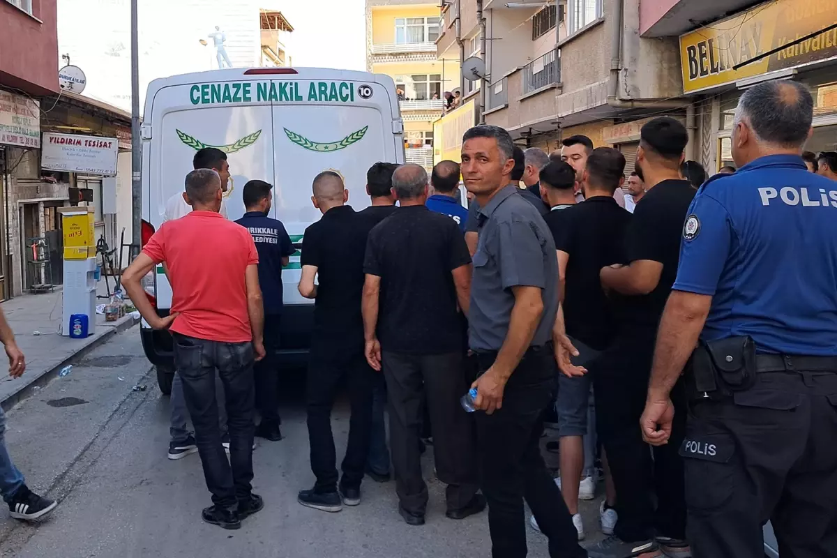 Birlikte alkol aldıkları kişiyi öldürdüler, 'Kanepeden düştü' diye yalan söylediler