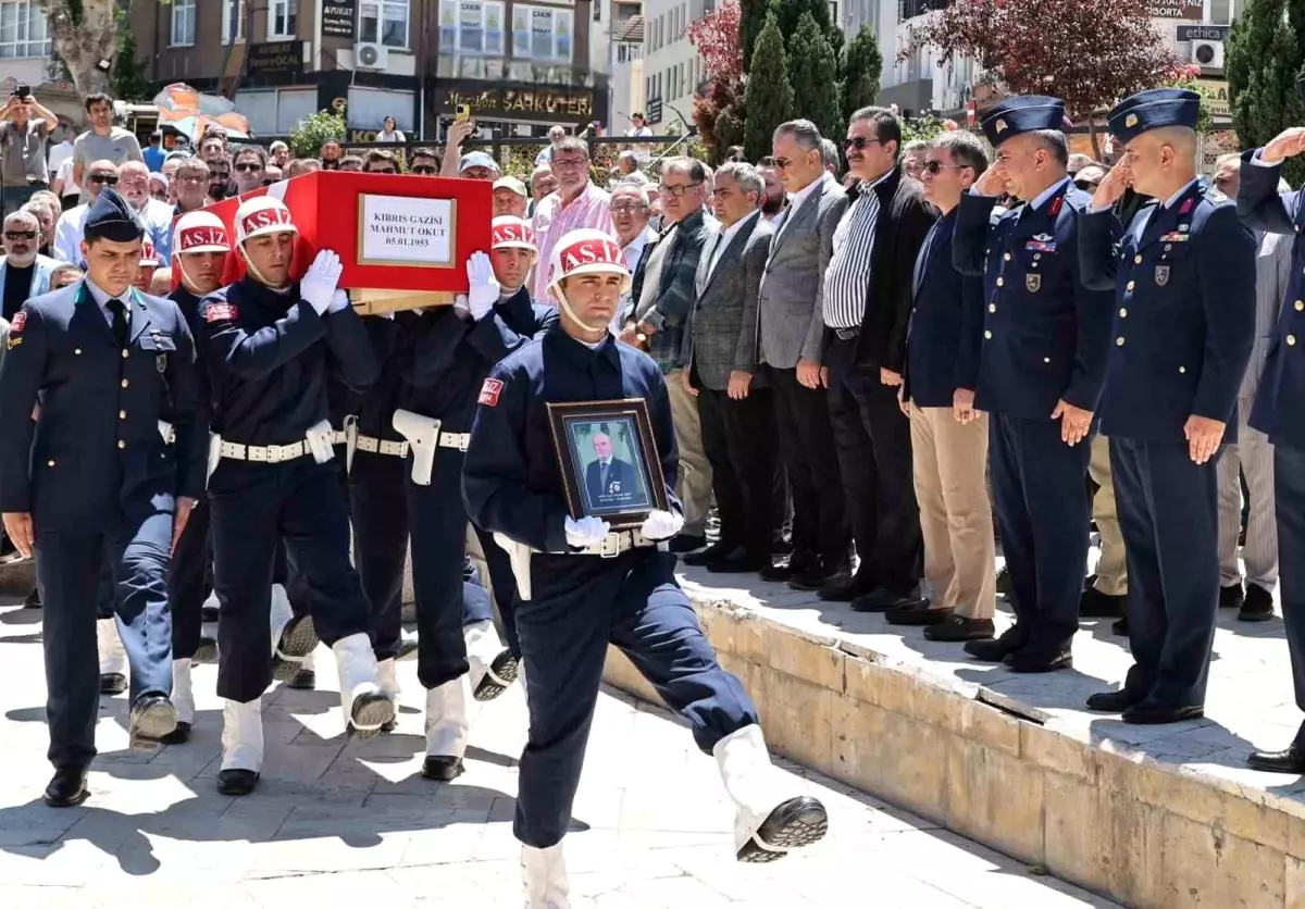 Kıbrıs Gazisi Mahmut Okut Son Yolculuğuna Uğurlandı