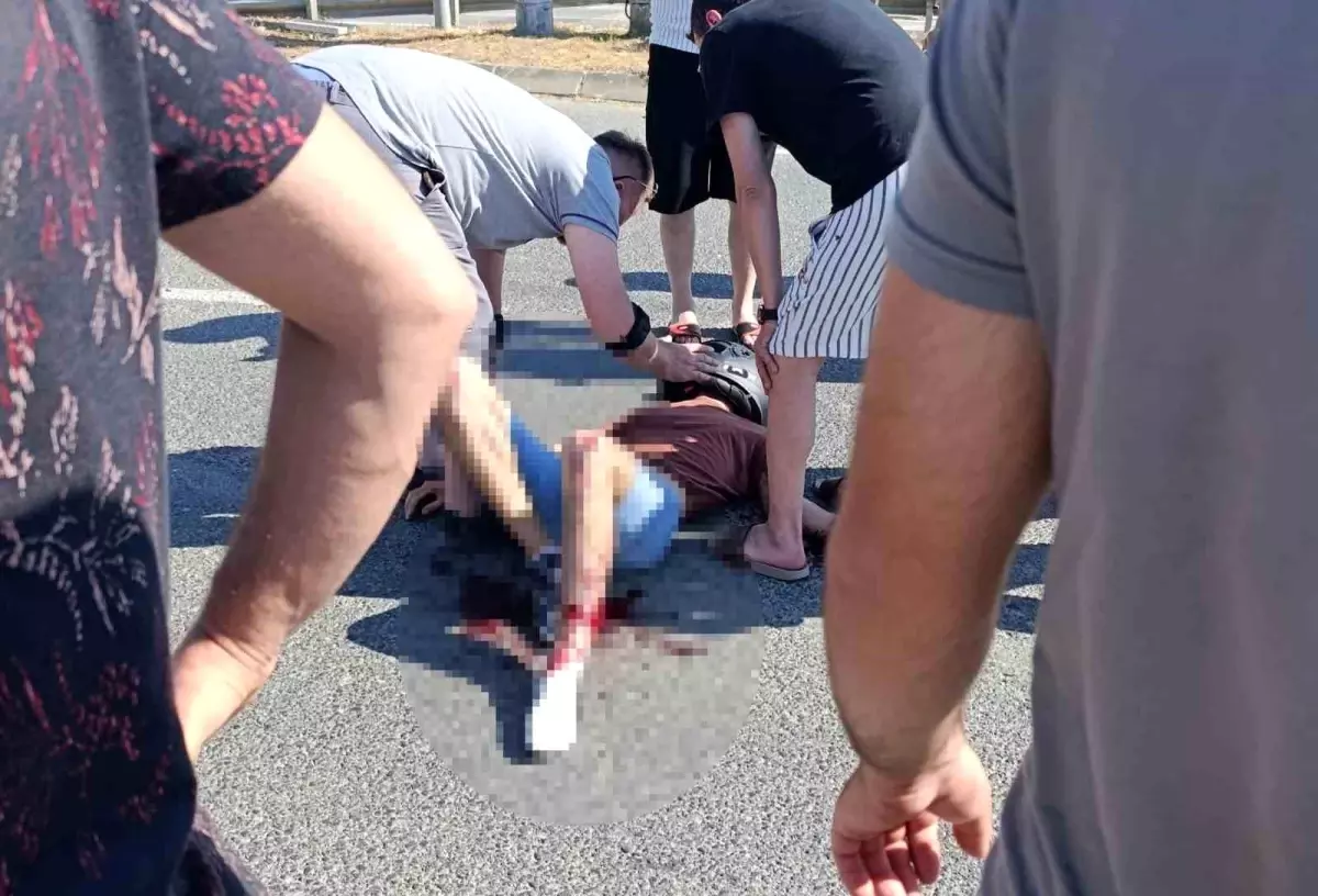 Ünye'de Motosiklet ve Otomobil Çarpıştı: 2 Yaralı