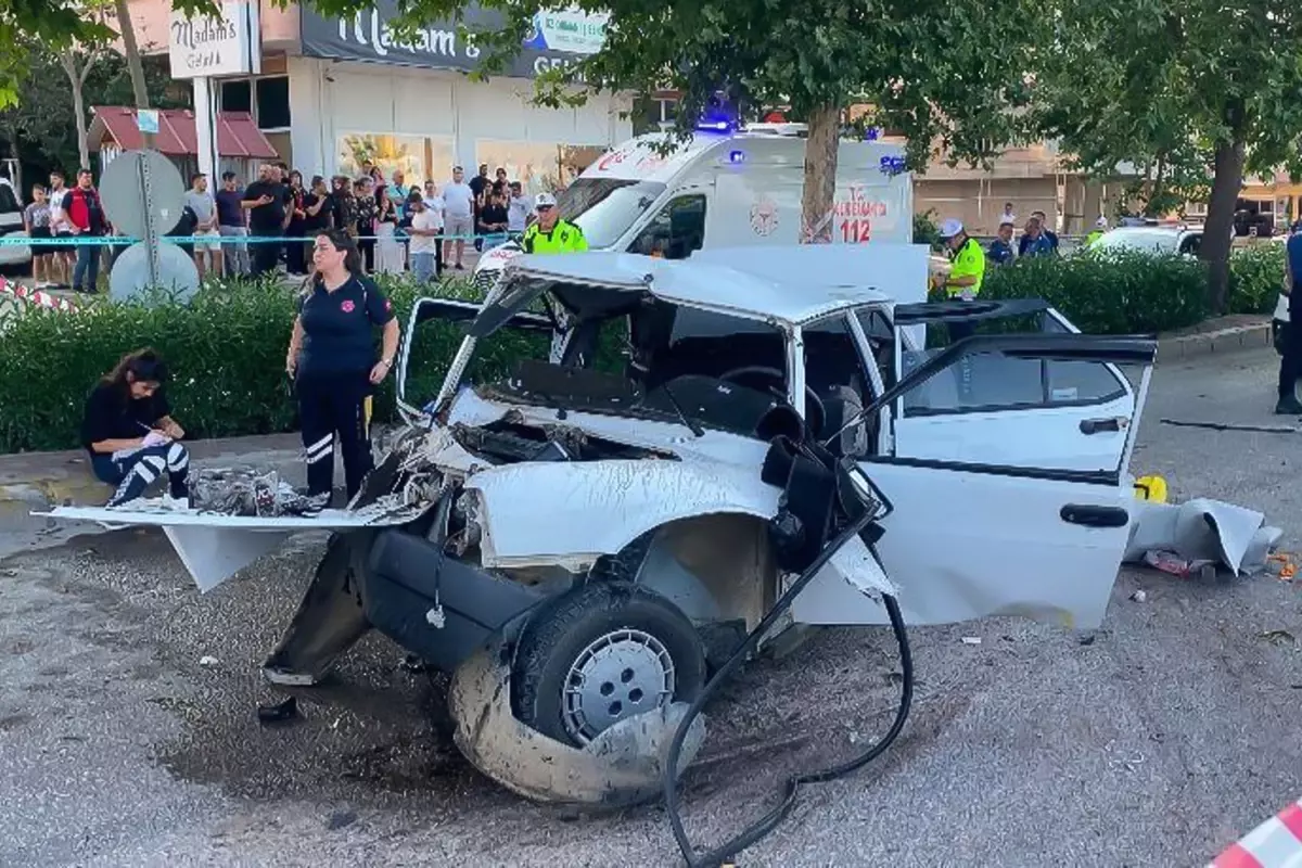 Otomobili hurdaya çeviren ölümlü kazanın görüntüleri ortaya çıktı
