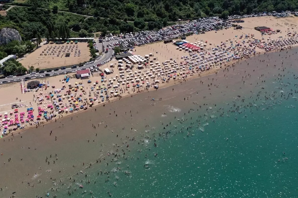 Şile'de denize giriş yasağı! Dalga boyu 3 metreyi bulacak