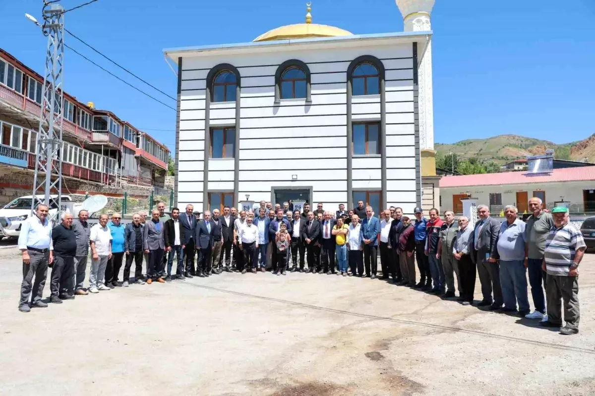 Vali Aydoğdu, Ekecik Köyü'nü Ziyaret Etti