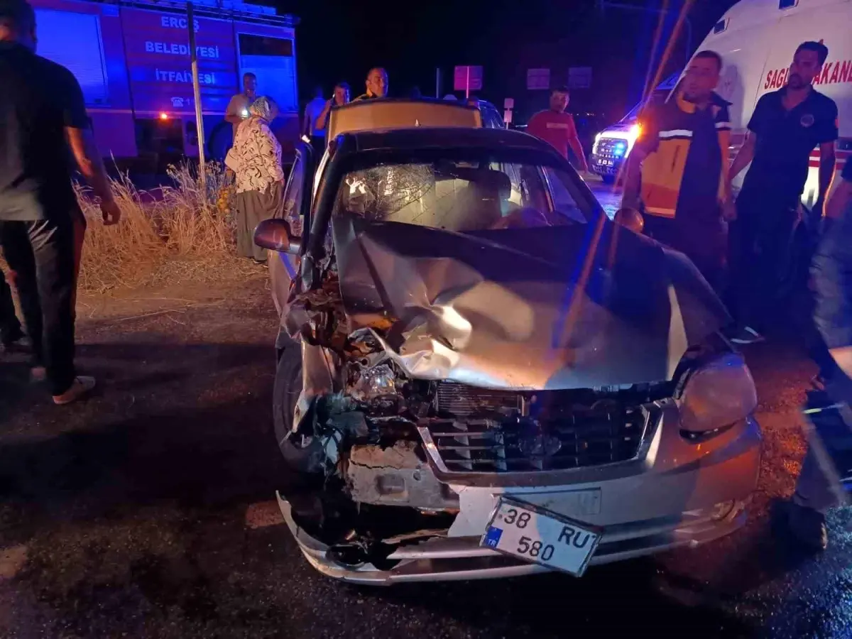 Van'da Trafik Kazasında 9 Kişi Yaralandı