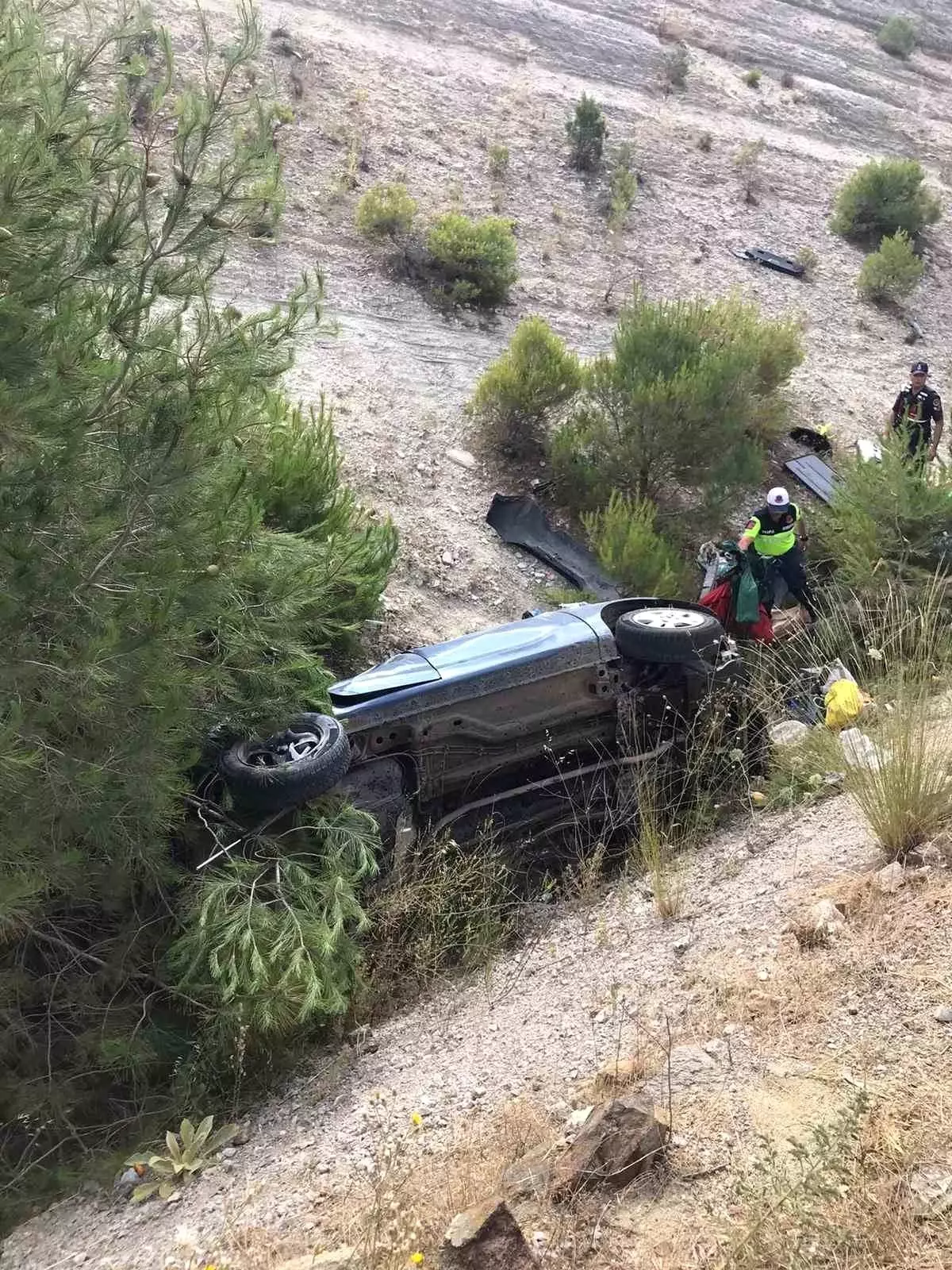 Balıkesir'de Otomobil Şarampole Uçtu: 5 Yaralı