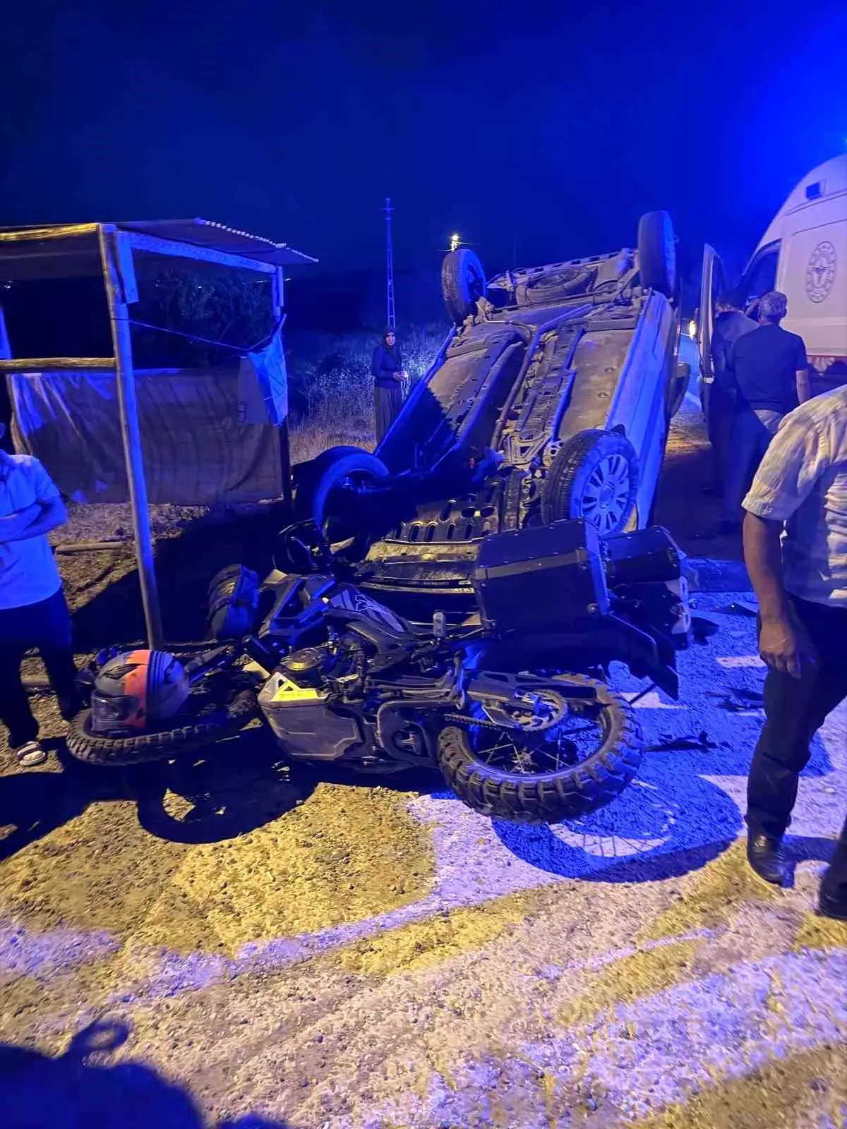 Elazığ'da Hafif Ticari Araç ile Motosiklet Çarpıştı: 2 Yaralı