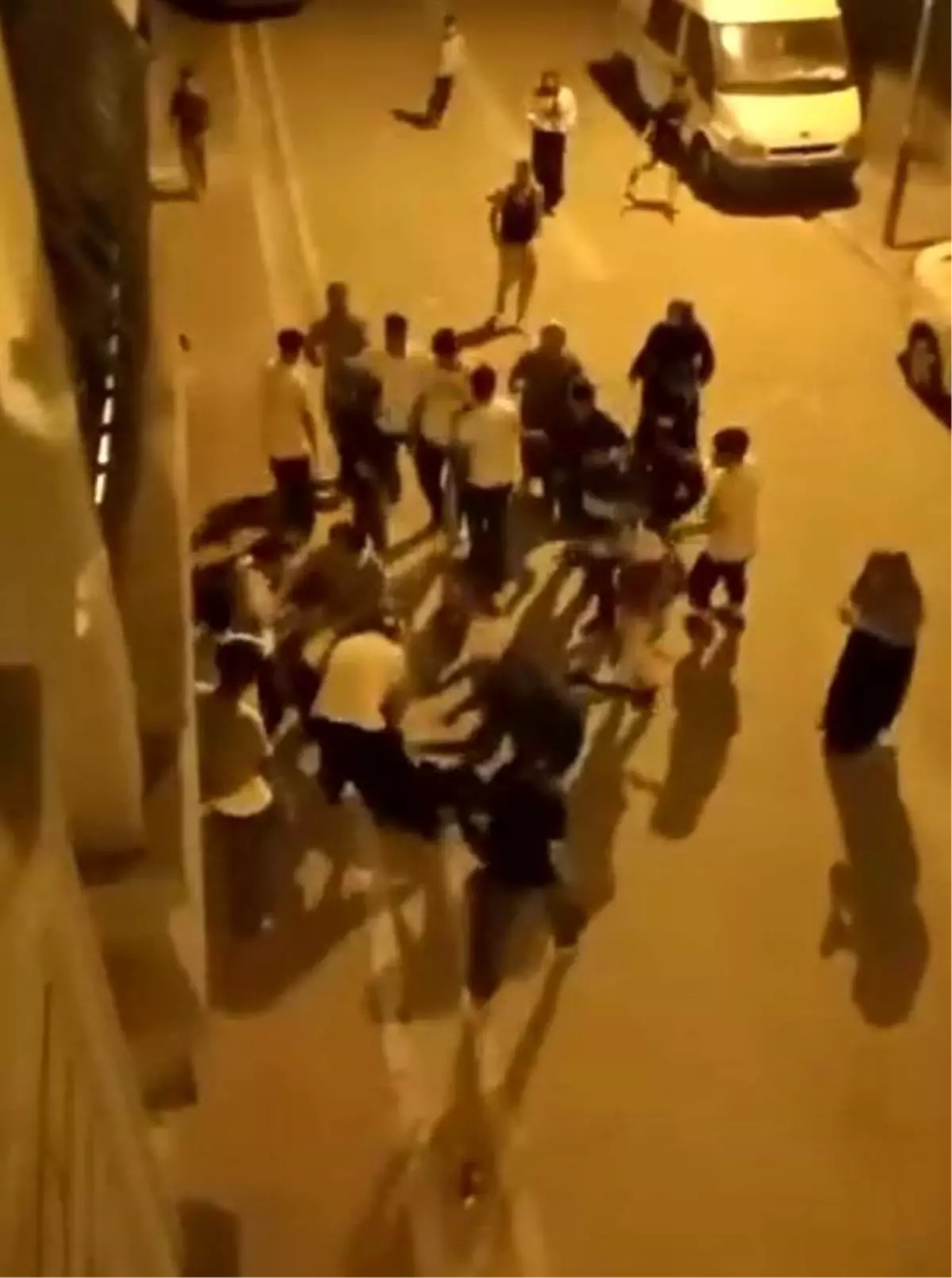 Esenyurt'ta Aileler Arasında Kavga: Bir Şahıs Feci Şekilde Darp Edildi