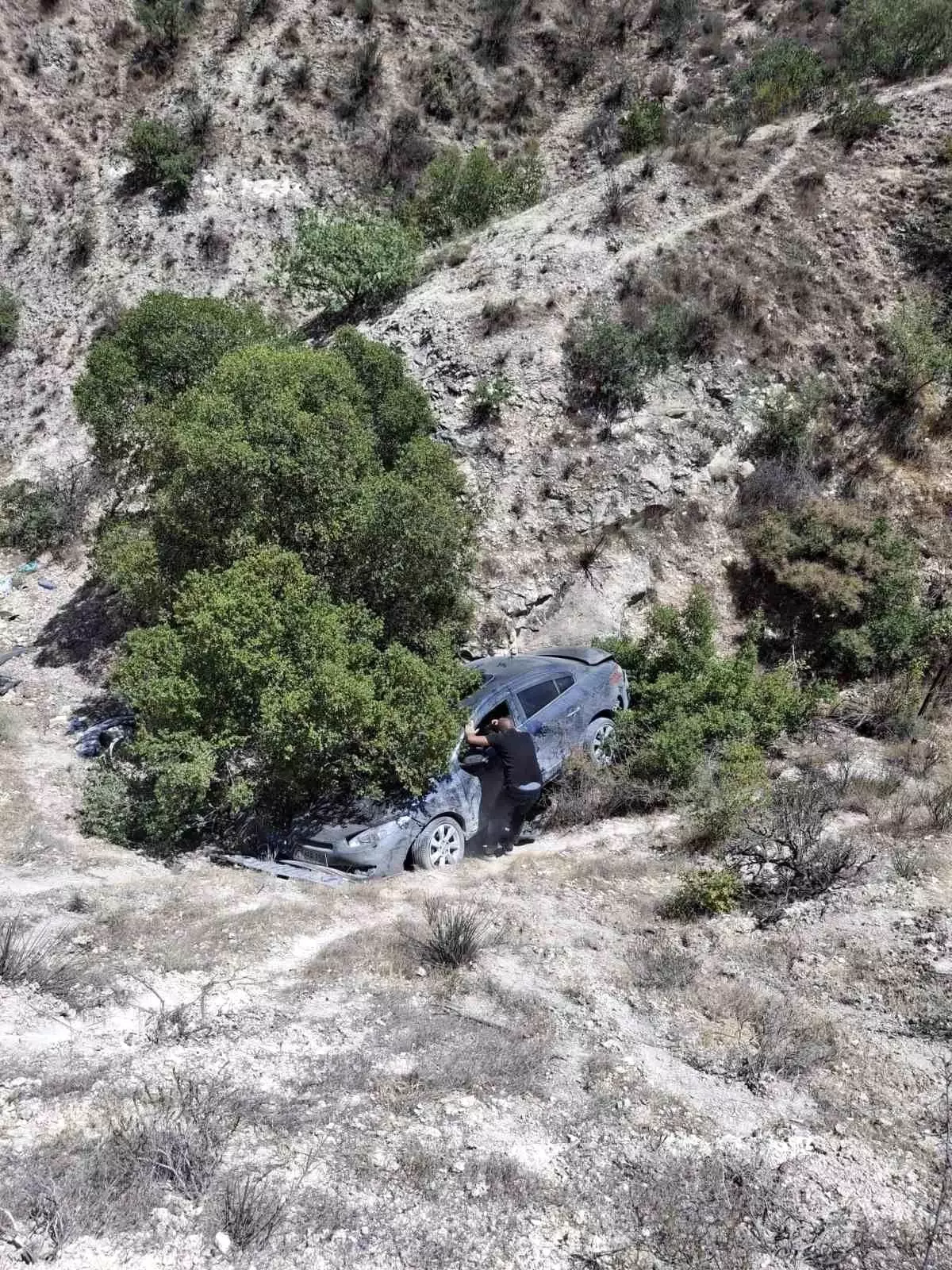 Gaziantep'te Otomobil Dere Yatağına Uçtu: Yaralı Yok