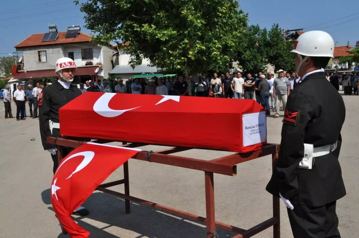 Kore Gazisi Ramazan Topdaş Son Yolculuğuna Uğurlandı