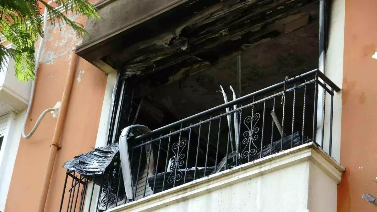 Antalya'da Klimadan Kaynaklı Yangın, Dubleks Ev Yandı