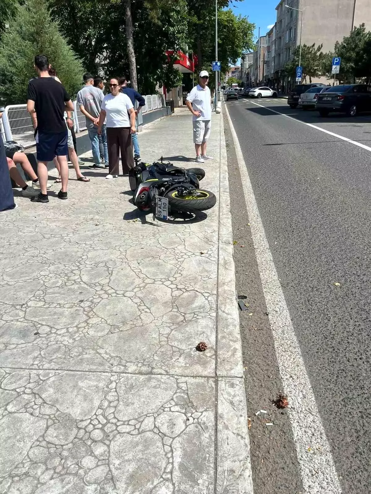 Kaskı Sayesinde Kazayı Hafif Sıyırıklarla Atlattı