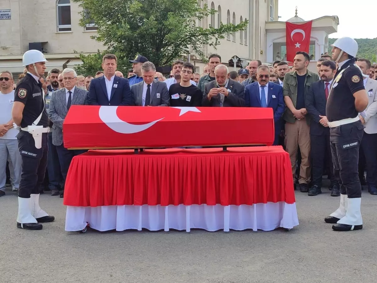Trafik Kazasında Hayatını Kaybeden Polis Memuru İsmail Safa Gülel Son Yolculuğuna Uğurlandı