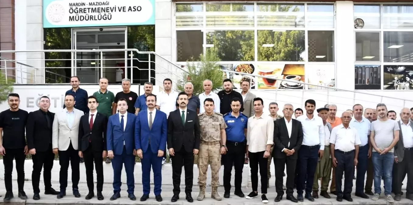 Mazıdağı'nda Görev Süreleri Sona Eren Kurum Amirlerine Veda Yemeği