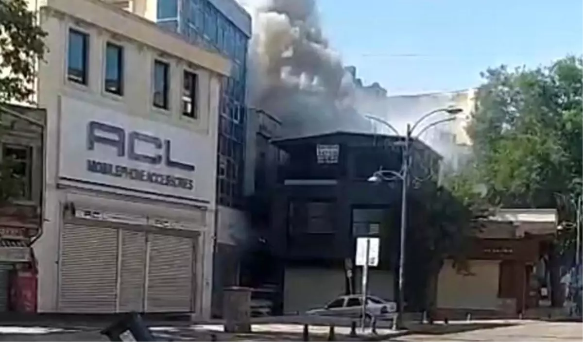 Şanlıurfa'da Havai Fişek Deposunda Yangın ve Patlamalar