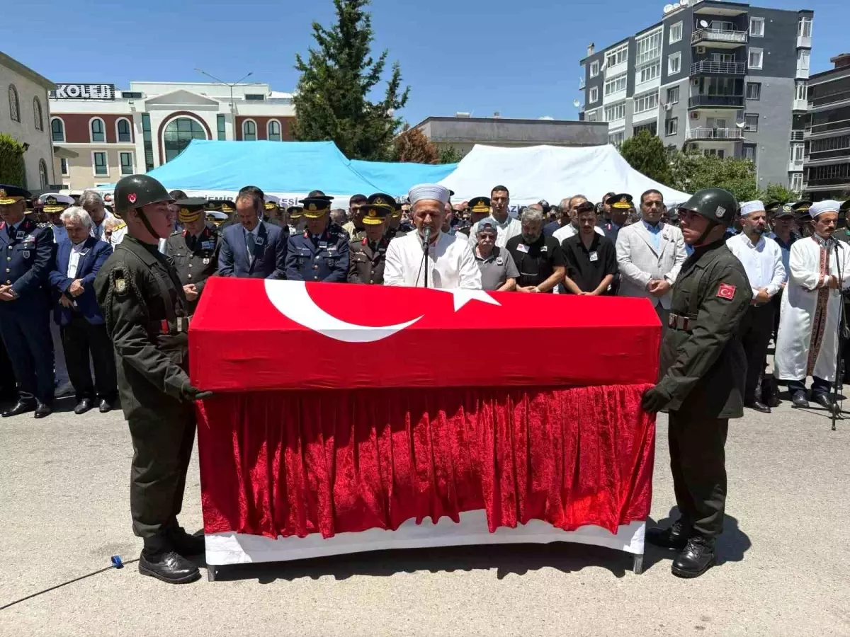 Şehit albay İzmir'de son yolculuğuna uğurlandı