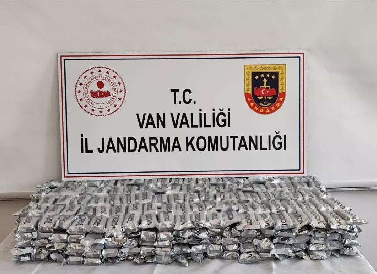 Van'da Kaçak Sigara Operasyonu: 100 Paket Sigara ve 476 Elektronik Sigara Ele Geçirildi