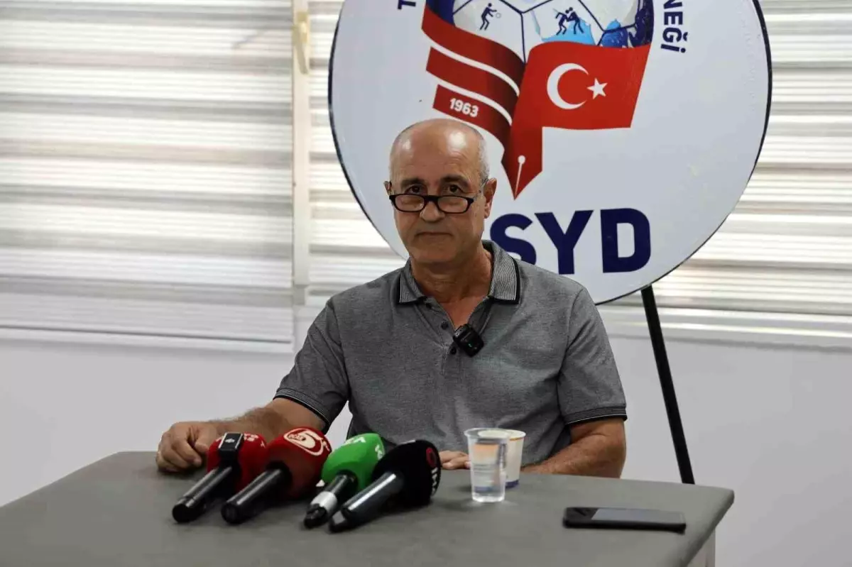 Adanaspor'un Altyapı Sorumlusu Eyüp Arın Kulüpten Ayrıldığını Açıkladı