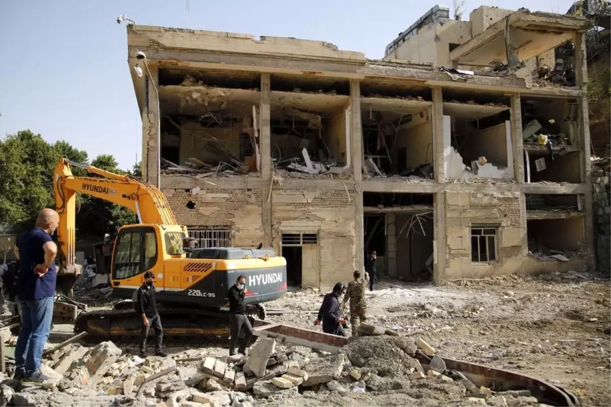 İsrail'in Tahran'daki Cezaevi Saldırısında 71 Kişi Hayatını Kaybetti