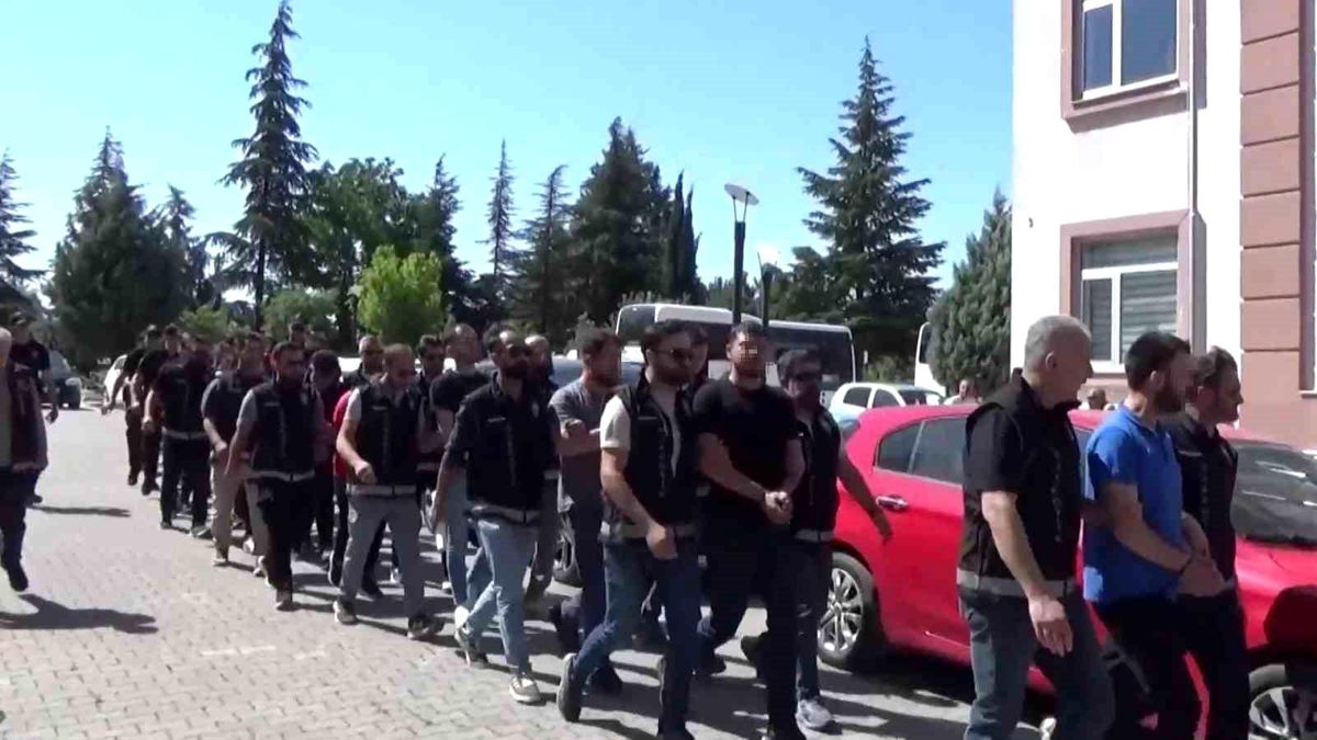 Amasya ve Ankara'da Uyuşturucu Operasyonu: 13 Tutuklama