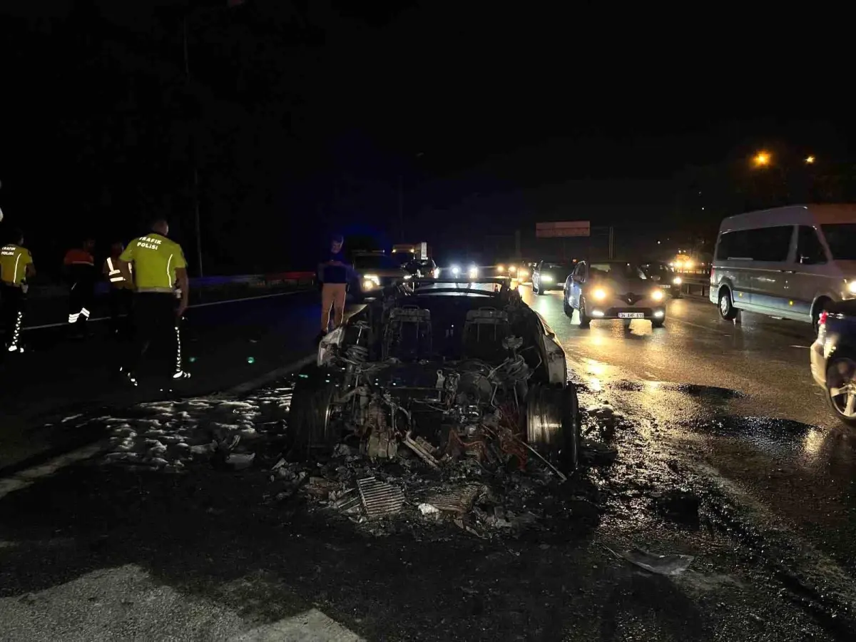 İstanbul Bahçelievler'de Lüks Araç Yangını: 2 Milyon TL Zarar