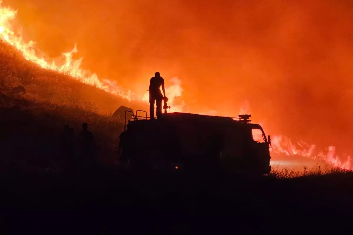 Bir yangın da Elazığ'da: Yerleşim yerleri boşaltılmaya başlandı