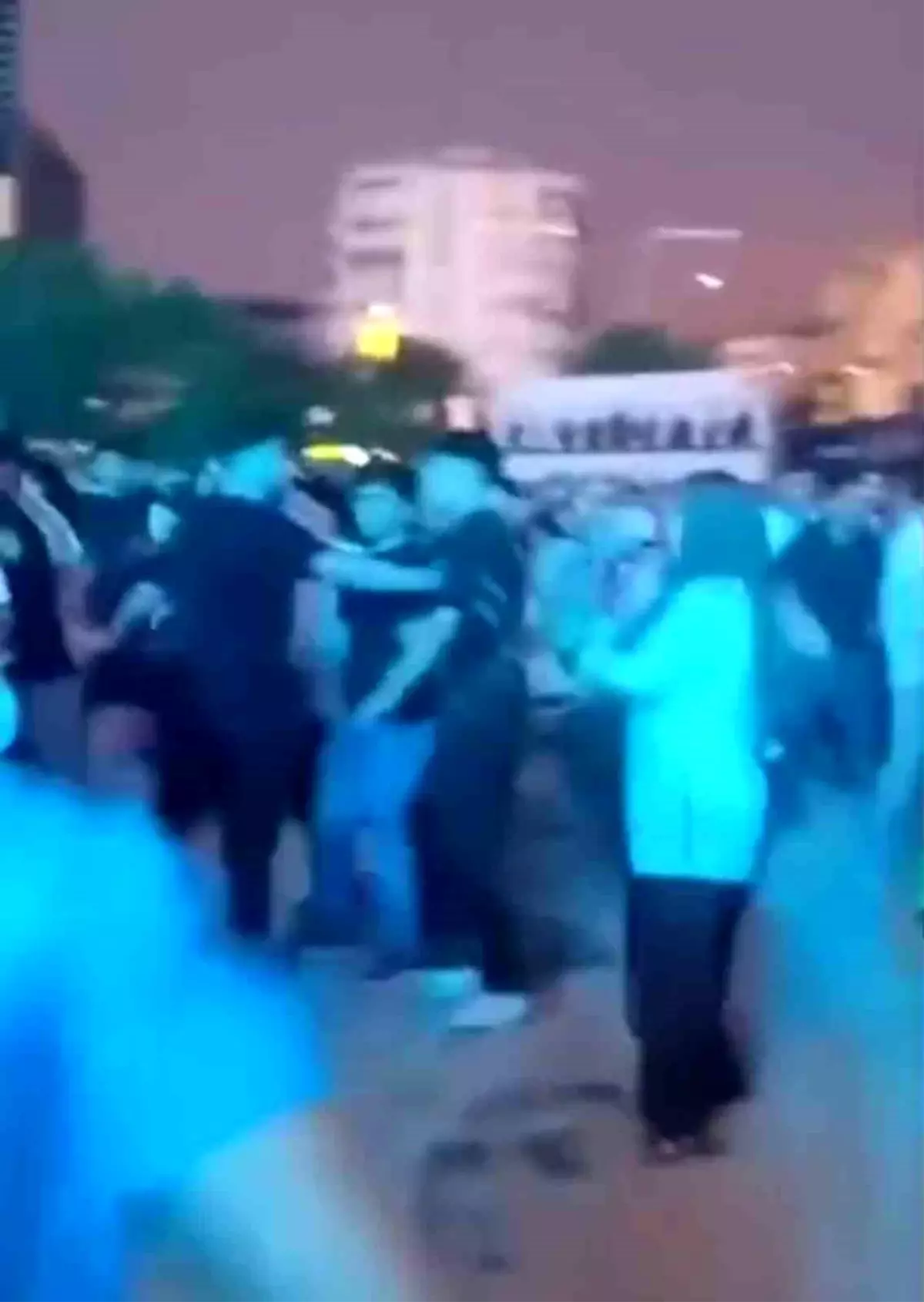 Buray Konserinde Arbede: Vatandaşlar Panik Yaşadı