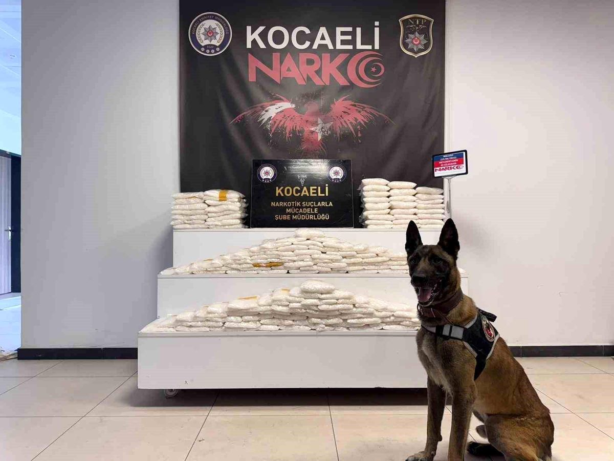Kocaeli TEM Otoyolu'nda 82 Kilo Metamfetamin Ele Geçirildi
