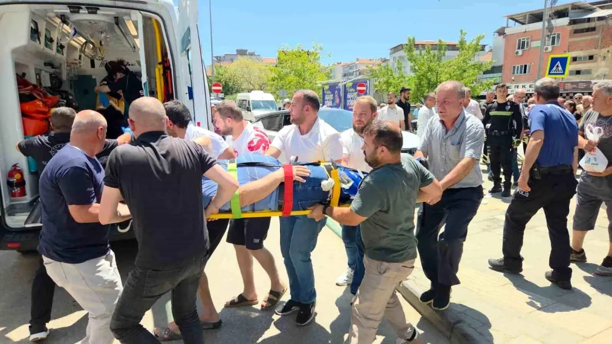 Bursa'da Trafik Kazası: İki Yaya Yaralandı