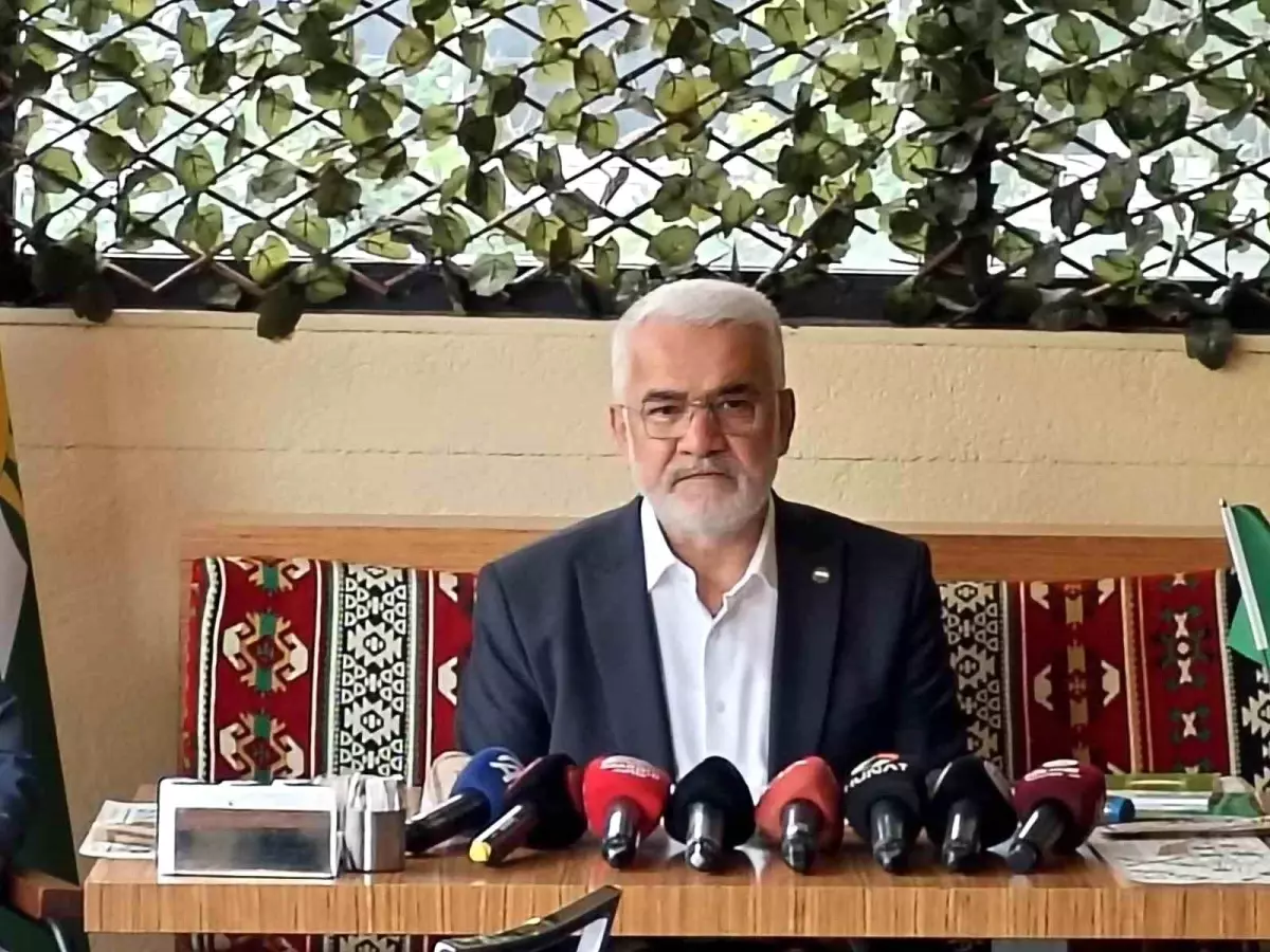 HÜDA PAR Genel Başkanı Yapıcıoğlu: 'Yeni anayasa mecliste onaylansa dahi referanduma götürülmelidir'