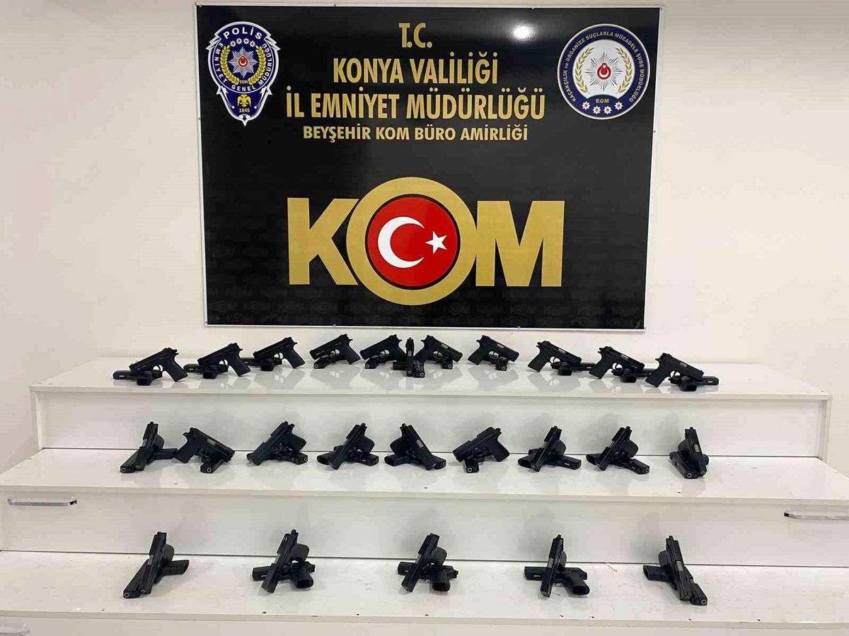 Konya'da Silah Kaçakçılığı Operasyonu: 50 Ruhsatsız Tabanca Ele Geçirildi