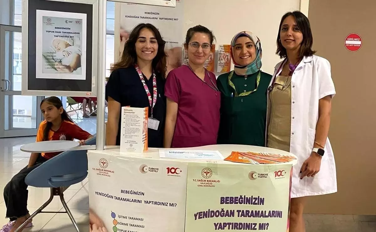 Kuşadası Devlet Hastanesi'nden FKÜ Bilgilendirme Standı