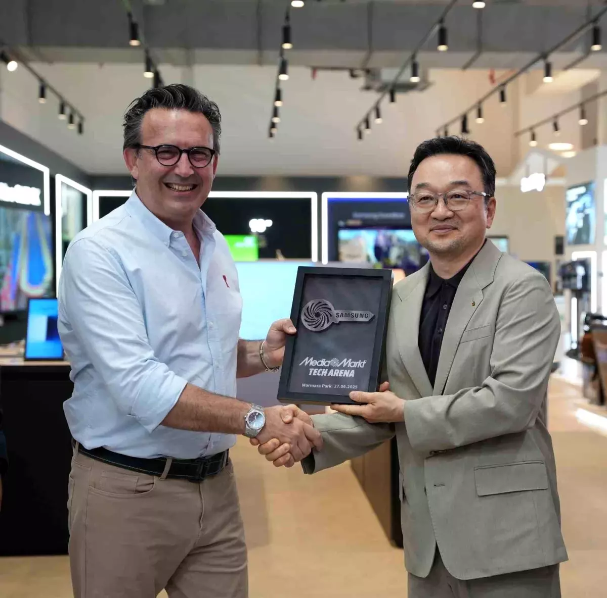 MediaMarkt Türkiye ve Samsung Yeni Butik Mağaza Açtı