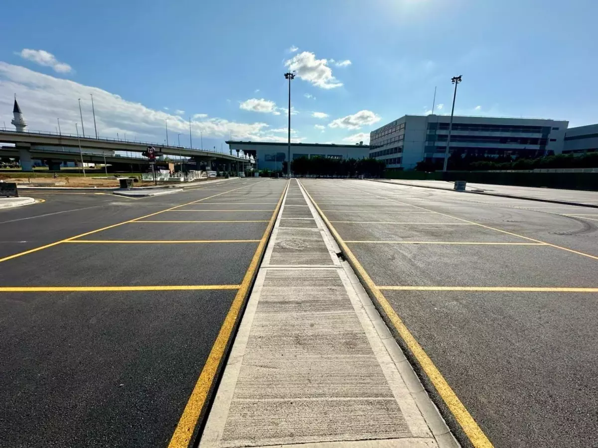 Sabiha Gökçen Havalimanı'nda Yeni Otopark Hizmete Açıldı