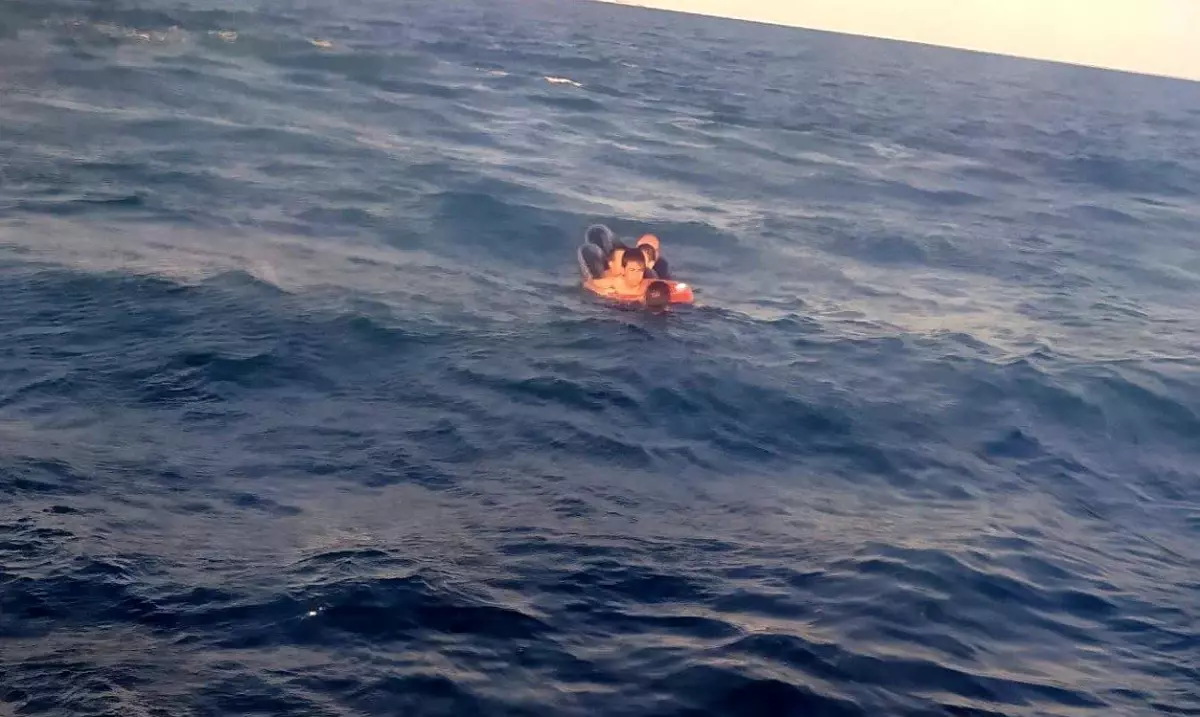 Tekirdağ'da Baba ve 3 Çocuğu Denizden Kurtarıldı