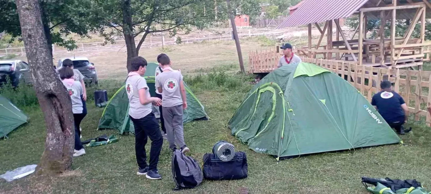 Zonguldak'ta 'Yazımda Kardeşlik Var' Projesi ile Gençler Kamp Yaptı