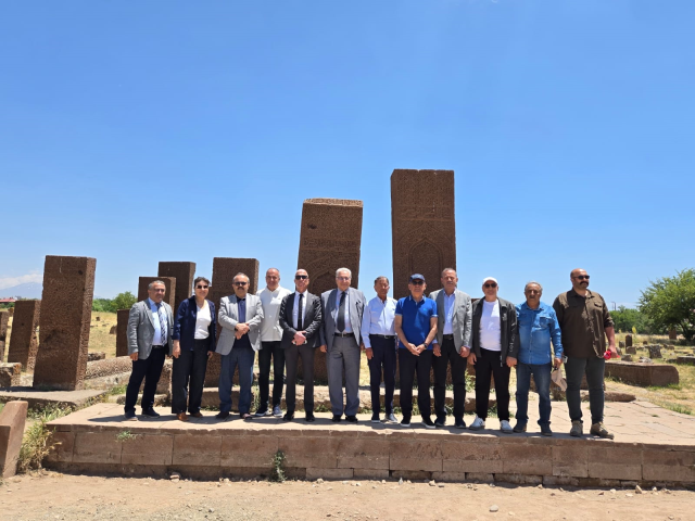 ASAD & ASAV heyetinden Bitlis'e anlamlı ziyaret ASAD & ASAV heyetinden Bitlis'e anlamlı ziyaret