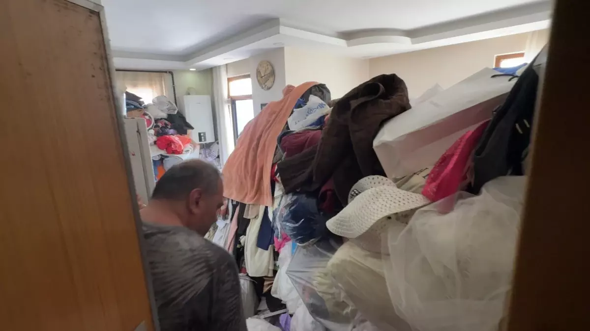 Avcılar'da 'Çöp Ev' İfadesi ile Daire Tahliye Edildi