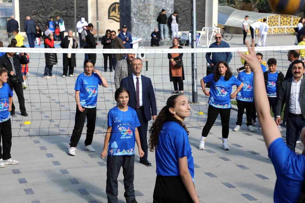 Bayburt'ta GSB Spor Okulları ve Engelsiz Spor Okulları'nın Açılışı Yapıldı