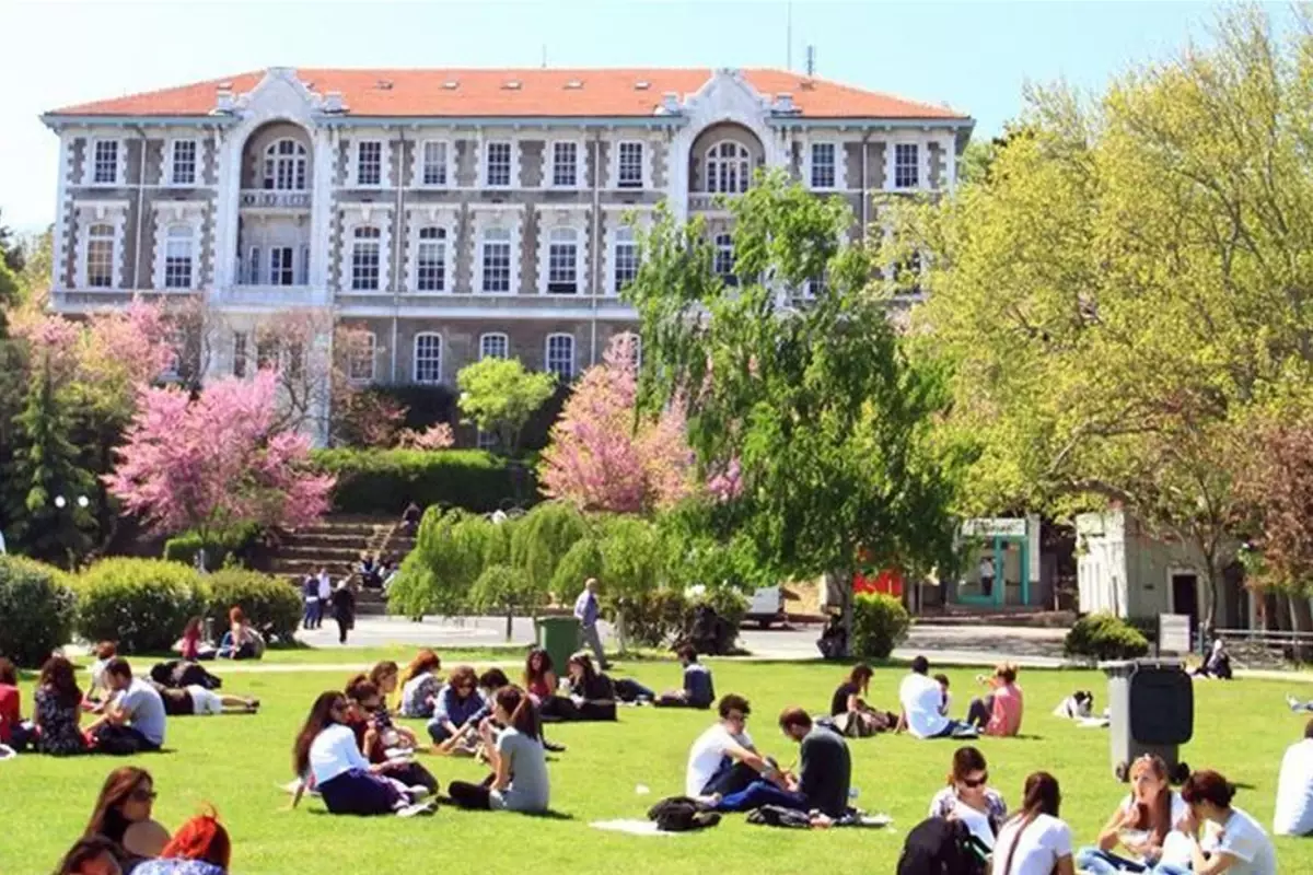 Boğaziçi Üniversitesi'nde değişiklik! 2 fakülte kapatıldı