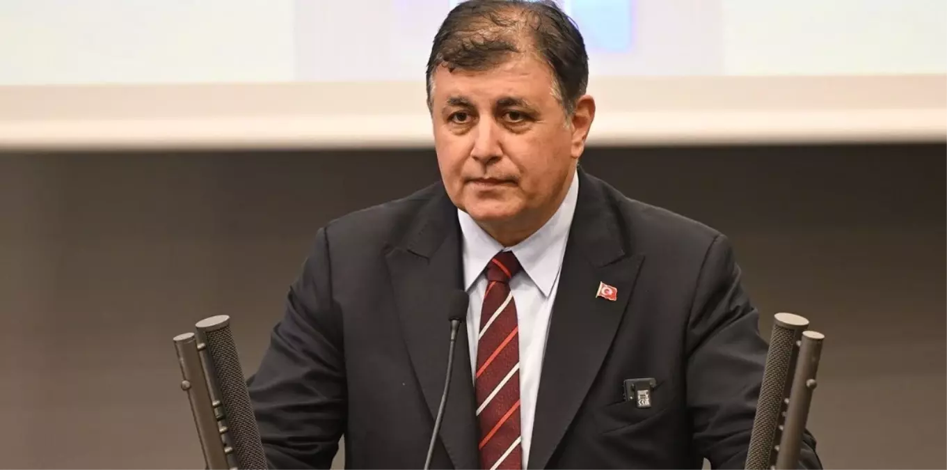 Cemil Tugay kimdir, aslen nerelidir? İzmir Belediye Başkanı Cemil Tugay hangi partiden?