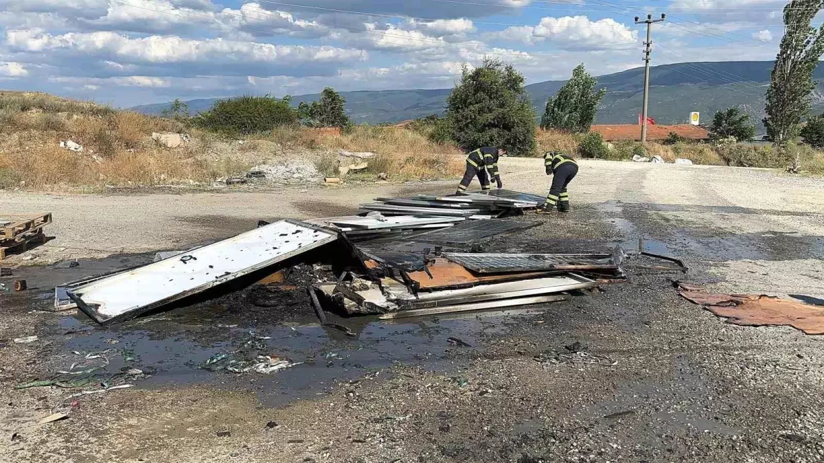 Tosya'da Çöp Yangını: İtfaiye Ekipleri Hızla Müdahale Etti