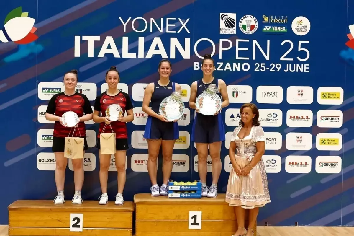 Erzincanlı Badmintoncular İtalya'da Gümüş Madalya Kazandı