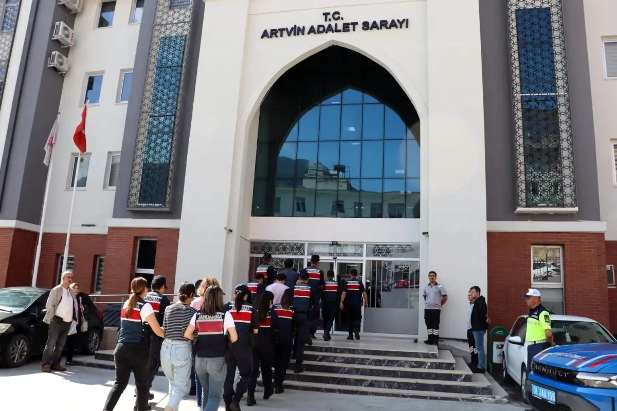 Artvin'de FETÖ Soruşturmasında 8 Gözaltı ve 4.2 Milyon TL'lik Para Transferi