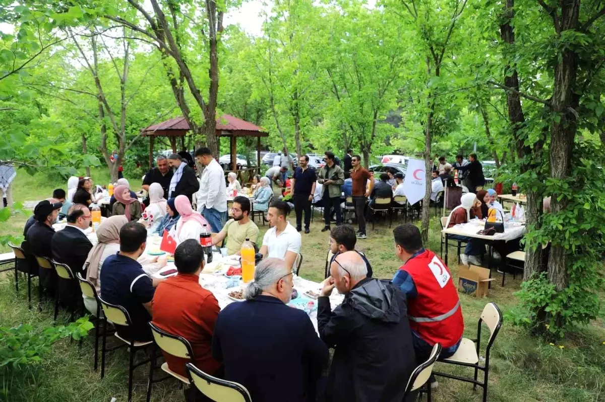 Erzurum'da Gazzeli Öğrenciler İçin Anlamlı Piknik
